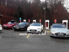 První nabíječka Tesla Supercharger na Slovensku u Hotelu Kaskády