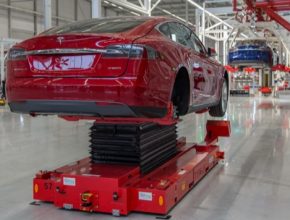 auto výroba elektromobilů tesla model s v továrně tesla motors v nizozemsku tilburg