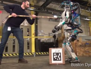 auto humanoidní robot Atlas společnosti Boston Dynamics/Alphabet (Google)