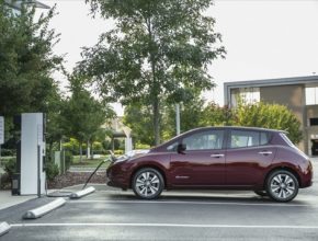 auto elektromobil ekektroauto Nissan Leaf je nejprodávanější vůz svého druhu na světě