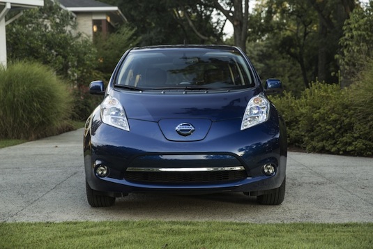 elektromobil Nissan Leaf ve verzi pro rok 2016 s 30kWh baterií a dojezdem až 250 km