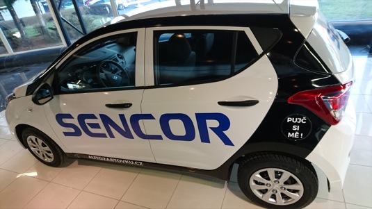 Systémy sdílení/pronájmu aut jsou v České republice čím dál tím rozšířenější. Auto za stovku je dalším z nich.
