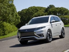 auto plug-in hybrid Mitsubishi Outlander Plug-in Hybrid PHEV