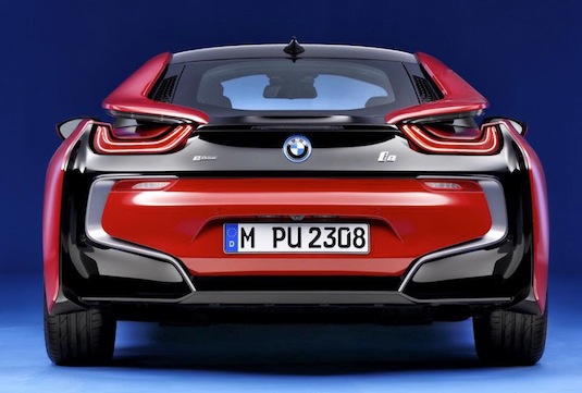 auto BMW i8 sportovní plug-in hybrid protonová červená