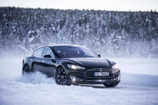 auto elektromobil Tesla Model S Evropa 2016 Tesla Motors