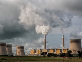 auto uhelná tepelná elektrárna komíny znečištění ovzduší