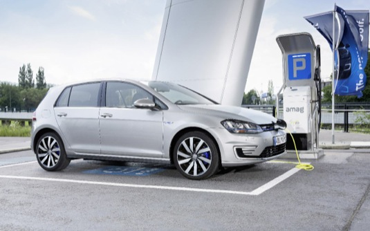 auto Volkswagen Golf GTE plug-in hybrid Ekologické auto roku 2016 Česká republika