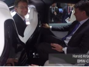 auto Harald Kruger šéf BMW v elektromobilu Tesla Model X