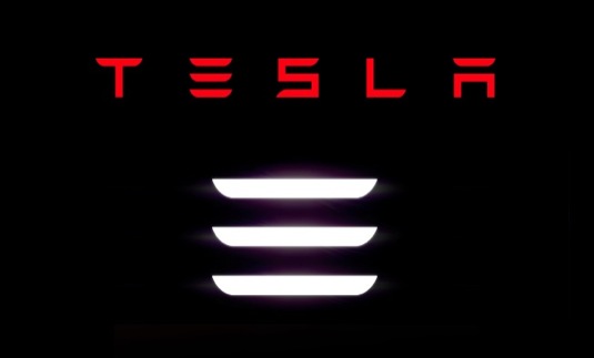 auto elektromobily Tesla Model 3 E logo