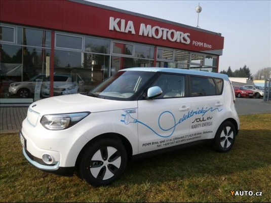 auto test elektromobilu Kia Soul EV 2016