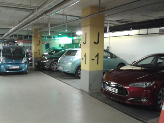 auto elektromobily Nová Karolina podzemní garáže Elektrokrásky