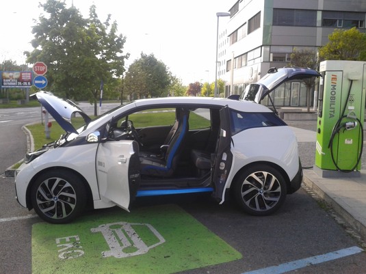 auto elektromobil BMW i3 test