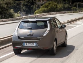 auto elektromobil Nissan Leaf 2016 nový facelift dojezd 250 km