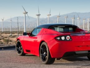 auto elektromobil Tesla Roadster červený zadek