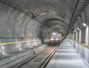 auto Gotthardský úpatní tunel Švýcarsko bezpečnostní technologie Siemens