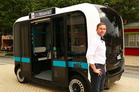 auto Olli IBM Watson Local Motors umělá inteligence robotický elektromobil