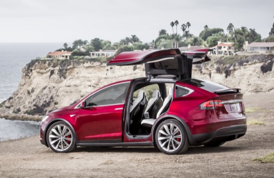 auto elektromobil Tesla Model X v Evropě elektrické SUV