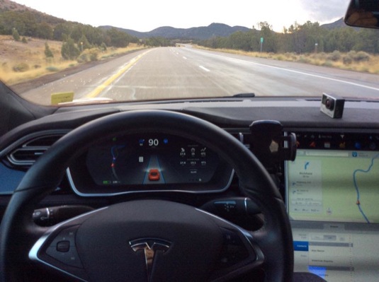 auto elektromobil Tesla Model S Autopilot Alex Roy