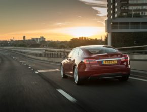 auto elektromobil Tesla Model S
