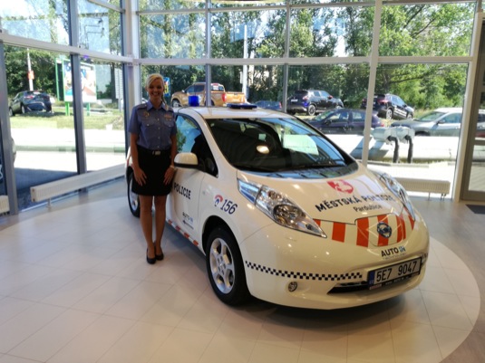 auto elektromobil Nissan Leaf městská policie Pardubice