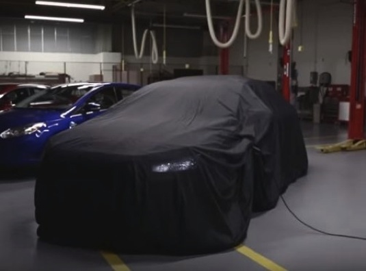 auto elektromobil plug-in hybrid Ford Crossover teaser