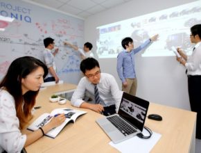 auto Hyundai Ioniq Lab laboratoř