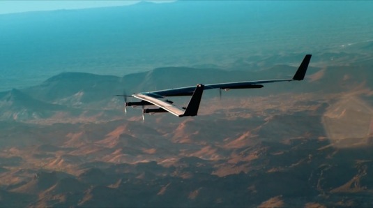 auto solární letadlo dron Aquila Facebook