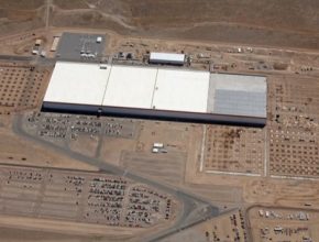 auto Tesla gigafactory gigatovárna červenec 2016