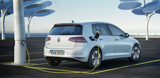 auto elektromobil Volkswagen e-Golf autosalon Paříž 2016