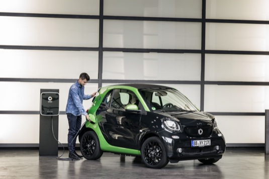 auto autosalon Paříž elektromobil Smart ED 4. generace Daimler