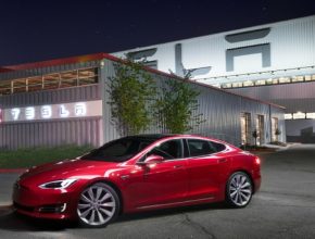 auto továrna Tesla Motors Fremont Kalifornie elektromobil Tesla Model S
