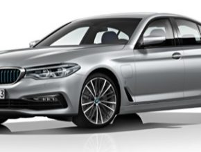 auto BMW 530e iPerformance plug-in hybrid z Mnichova