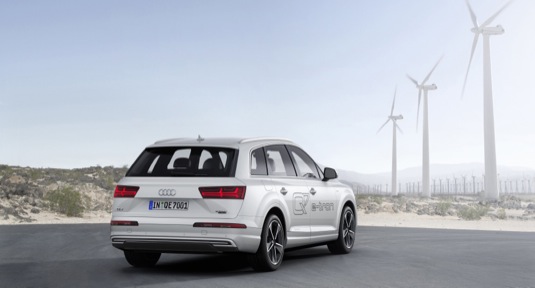 auto Plug-in hybrid Audi Q7 e-tron quattro přichází na český trh