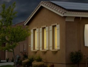 auto Tesla Powerwall solární elektrárna domácí baterie úložiště elektřiny energie