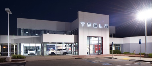 auto Tesla servisní středisko v Dublinu