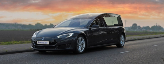 auto elektromobil Tesla Model S pohřební vůz RemetzCar