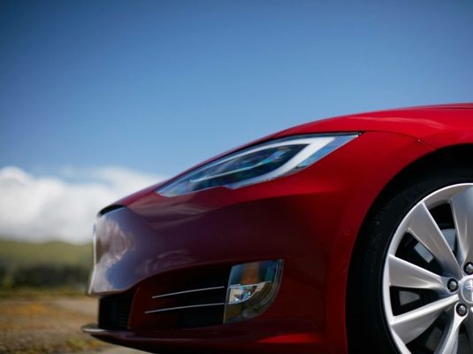 auto elektromobil Tesla Model S