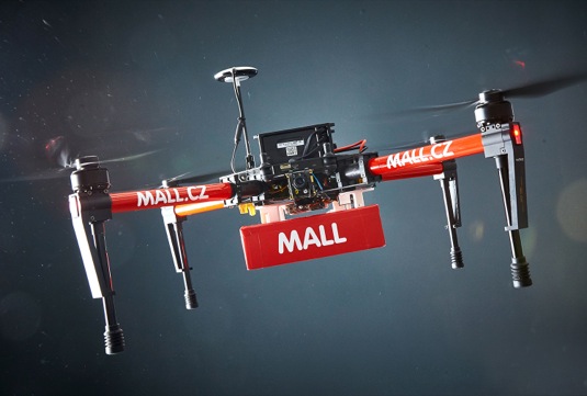 auto létající dron společnosti Mall.cz pro doručování zásilek