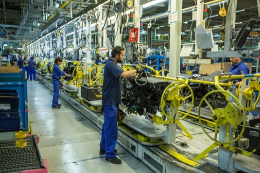 auto moderní automobilová továrna Ford Valencie Španělsko