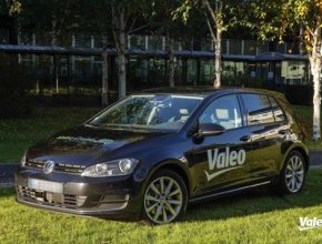 auto autonomní vozidlo robotické auto Valeo Cruise4U