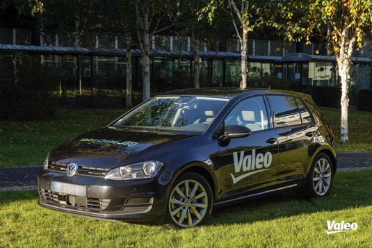 auto autonomní vozidlo robotické auto Valeo Cruise4U