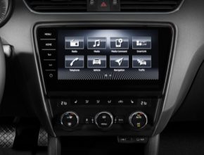 auto nová Škoda Octavia středová konzole interiér