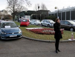 auto oslava 100 000 elektromobilů na norských silnicích
