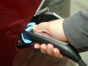 auto elektromobil Tesla Model S Destination charging dobíjení¨