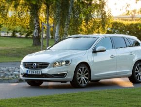 auto plug-in-hybrid-Volvo_V60_Twin_Engine_model_year_2016