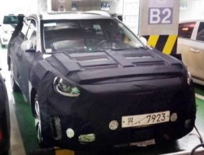 auto elektromobil Hyundai SUV kamufláž