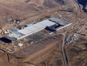 auto gigatovárna Tesla gigafactory Nevada