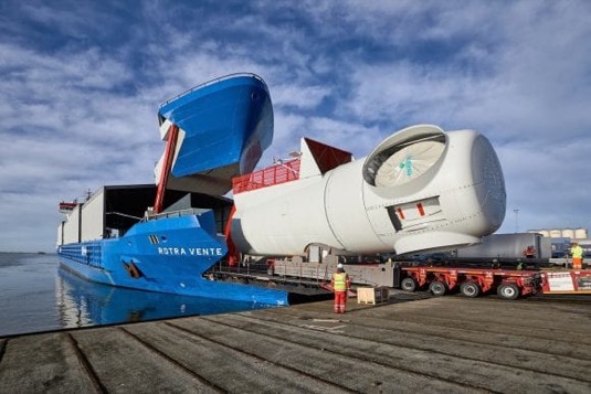 auto Siemens lodě stavba pobřežních větrných elektráren