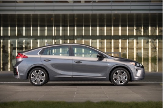 auto Hyundai Ioniq USA hit