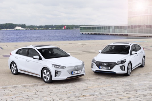 auto rodina elektrifikovaných vozů Hyundai Ioniq Electric a Hybrid
